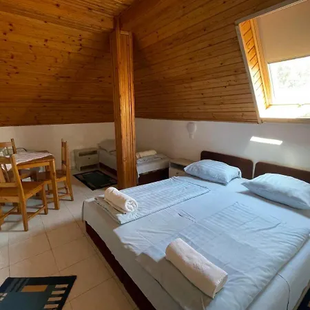Lelle Centrum Vendeghaz 3* 발라톤엘
