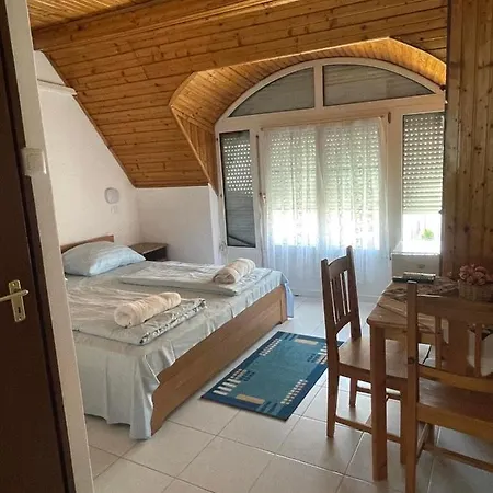 Lelle Centrum Vendeghaz Balatonlelle