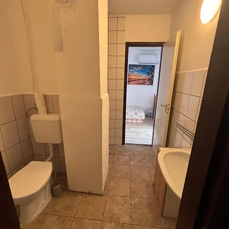 Lelle Centrum Vendeghaz Pensiune 3*