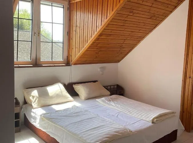 Lelle Centrum Vendeghaz Gasthof 3*