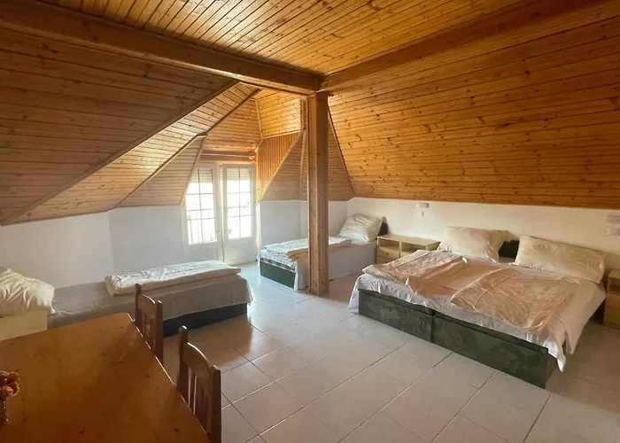 Lelle Centrum Vendeghaz Gasthof 3*