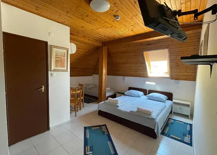Gasthof Lelle Centrum Vendeghaz Balatonlelle