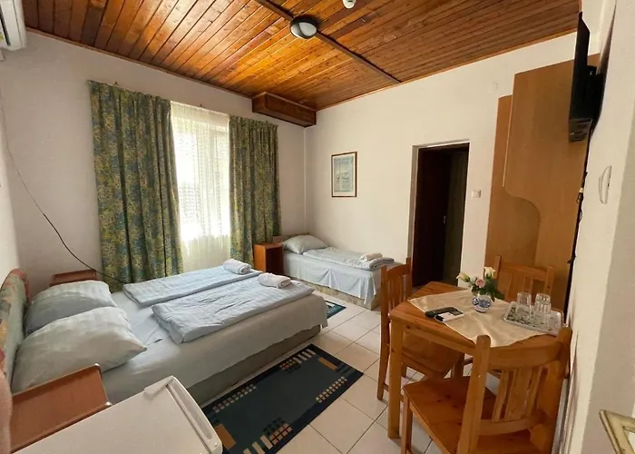 Lelle Centrum Vendeghaz Gasthof 3*